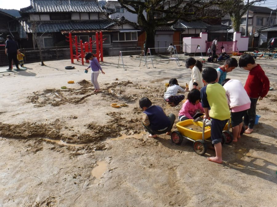 どろんこ遊び
